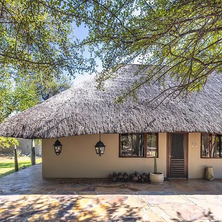 Mushara Lodge Namutoni Phòng bức ảnh